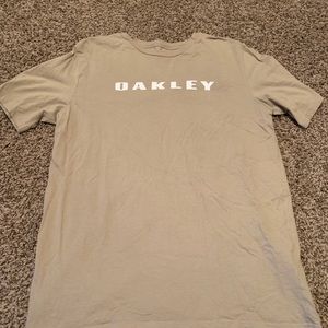 Oakley T-shirt